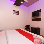 Oyo 72962 Hotel Sapphire Inn