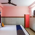 Oyo 72962 Hotel Sapphire Inn